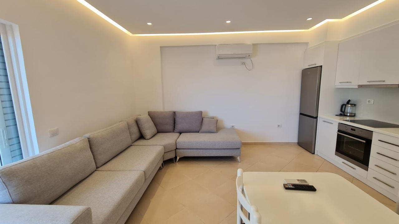 Sea And City View Apartment ซารานเดอ ภายนอก รูปภาพ