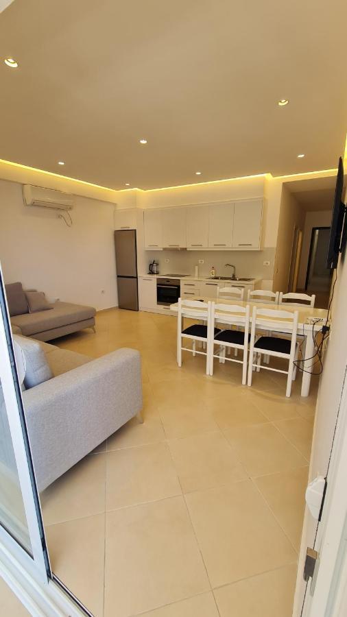 Sea And City View Apartment ซารานเดอ ภายนอก รูปภาพ